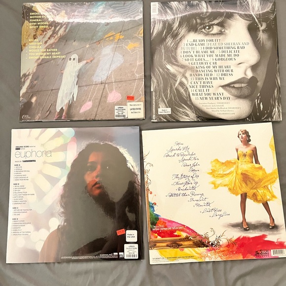 Taylor Swift vinyl bundle - Picture 2 of 2